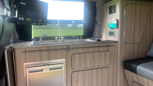 Essie  – 4 berth Volkswagen Campervan