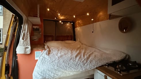 Eddie – Eddie the yellow camper van