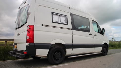 EigenWijze – Unique bus camper, with nice interior