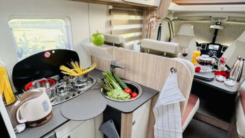 2. DelPi – Luxury mobile home Bürstner Delfin Harmony T726