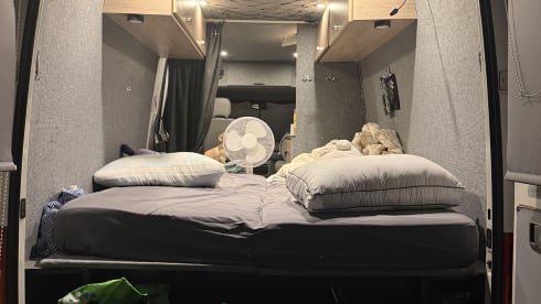 2p Volkswagen bus uit 2005