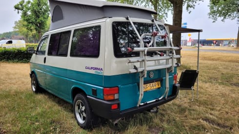Dolly! – Go on an unforgettable road trip with this T4 Westfalia! KM-free!
