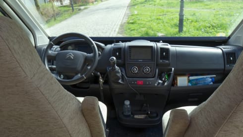 Frits – Frits: Comfortabele, complete camper voor 2 personen (en 1 hond)