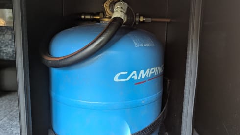 Colin – VW campervan, pop-top 4 berth