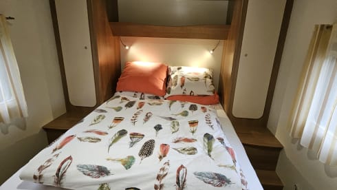 Voyager – impeccable 4p semi-integrated camper from 2017