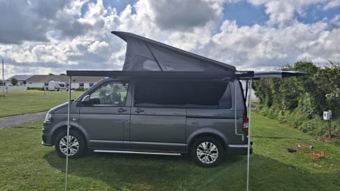 Skully – 4 berth Volkswagen campervan from 2014