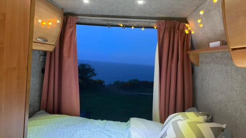 Camper Citroën Relay 2 del 2012 dotato di doccia e servizi igienici a bordo