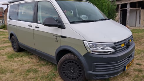 Castaway – Volkswagen Castaway Costa Petrol