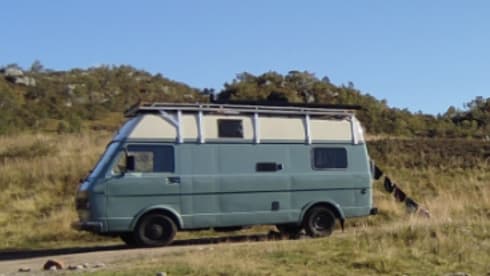 Blue Ocean  – 2p Volkswagen campervan uit 1981