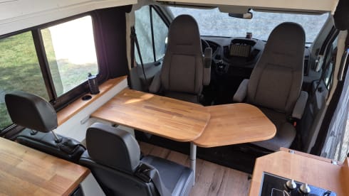 Ferry de Ford  – 2p Ford bus from 2024