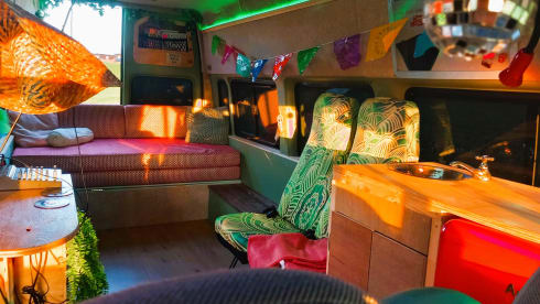 FESTIVALBUS – Converted "FESTIVALBUS" for 5 people! (2012 Ford Transit)