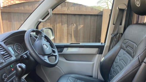 The Explorer – L'Explorer VW T6 4 couchettes Campervan - Automatique