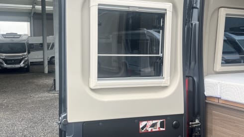 CVE 640 – 2p Carado bus uit 2025