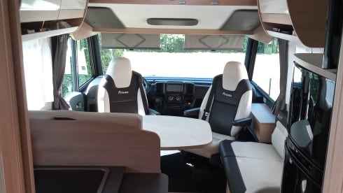 Tino – Comfort family camper for 5p - ITINEO SB740 (integral from 2022)