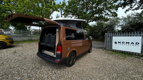YT72KEU – 4 berth Volkswagen Campervan London - Romford