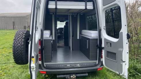 Mr Adventure  – 2 berth Mercedes-Benz Adventure Van
