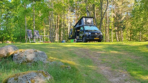 Black pearl – Volkswagen Transporter Camper automatic 