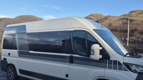 Otis – Escape the Ordinary – Your Luxury Off-Grid Campervan Adventure Awaits