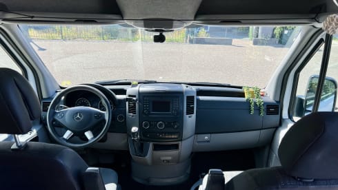 The Johnnie – Off-grid Mercedes Sprinter self-build camper