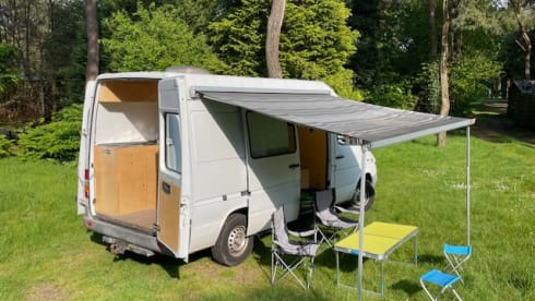 Billy – 2p Mercedes-Benz campervan from 2001
