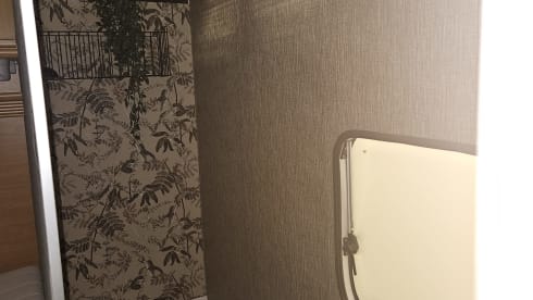 Gelukshuisje op wielen – 6p Fiat alkoof camper