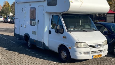 Arie – Family Camper 6 p alcove from 2001