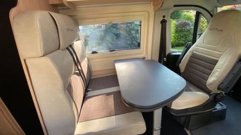 Robbie – 2024 Italian-style Giottiline 2/3 Berth Camper