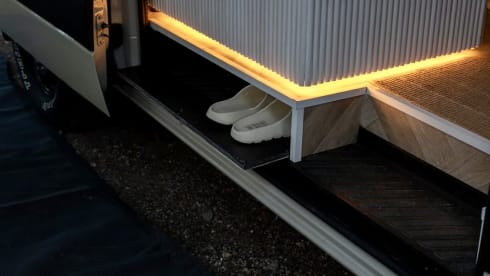 5. Vanlife mit Stil | Voll ausgestattetes Off-Grid-Campingfahrzeug