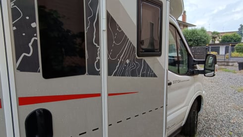 Tradate Camper – Challenger 4 posti automatico