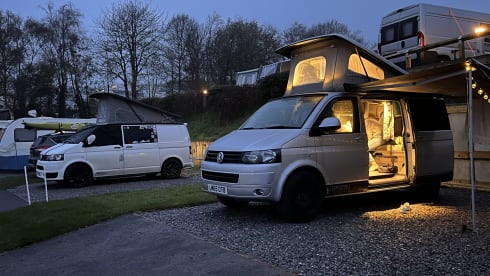 Tammy – 4 berth Volkswagen campervan from 2015