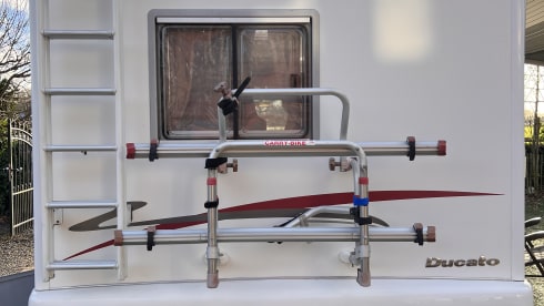 Compleet huisje op wielen! – Rapido Camper 2 person compact and complete!