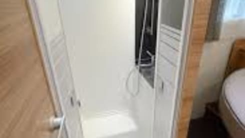 A comfortable, beautiful and light camper ADRIA SONIC PLUS 700 DC EURO 6
