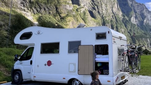 Gezellige gezinscampert – 4p Mobilvetta alcove uit 2007