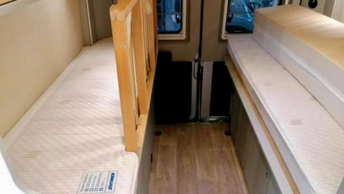 Freeda – Luxury off-grid Hymer (4p) roof tent