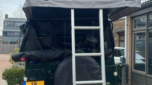 2p Land Rover rooftop from 2004