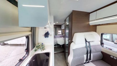 Well equipped Karmann Davis 620 bus from 2022 - dogs welcome