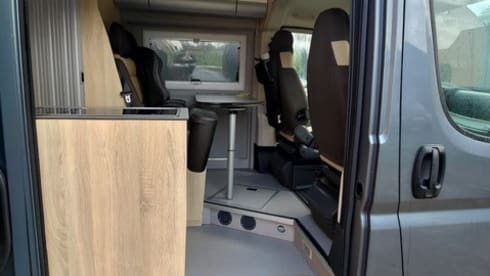 Clever Van with roof tent (4 persons) - Built in 2022