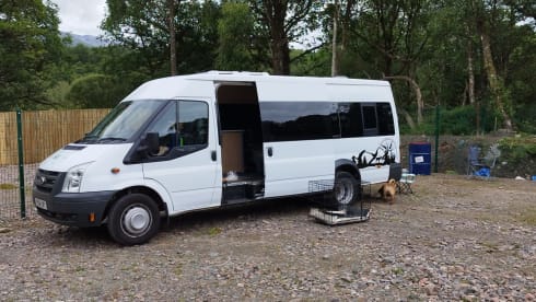 Boujee Bella – 4 berth Ford campervan 