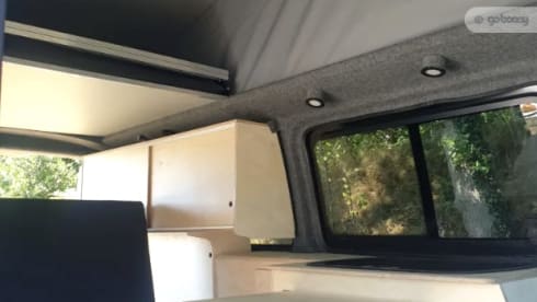 4p Volkswagen campervan uit 2016