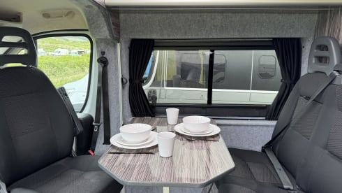 Wellington – Dog Friendly Peugeot Boxer 2 berth