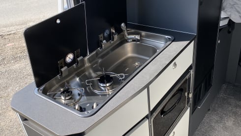 Pebble – Adria Twin Sport 640 SLB met 4 slaapplaatsen