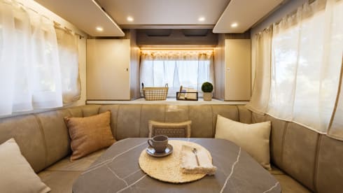 Benny – Stunning 4 Berth Benimar integrated from 2021 Auto