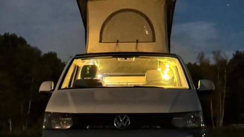 VW T5, luxury Two-Tone from 2015, new installation, automatic, many extras