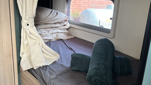 Familie camper – 6p Ford alcove uit 2026