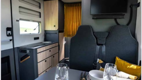 Big Bear 🐻  – Frankia Now:  4 berth semi-integrated motorhomefrom 2025