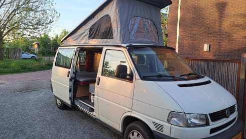 Compact extended Volkswagen with lifting roof