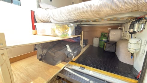 Rory the Relay – 3 berth Citroën campervan from 2017