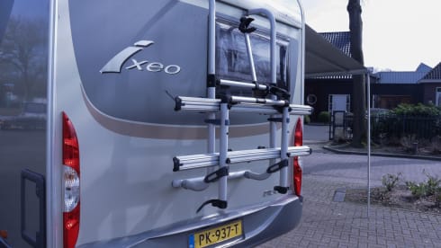 4p Bürstner ixeo 664 half integraal 2013 /airco/cruisecontrol/Hefbed