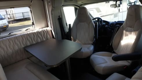 C25 – 4p Bürstner semi-integrated from 2018