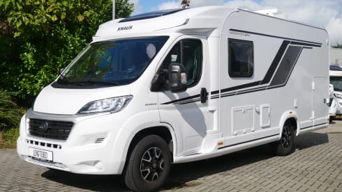 4-person Knaus semi-integrated from 2021